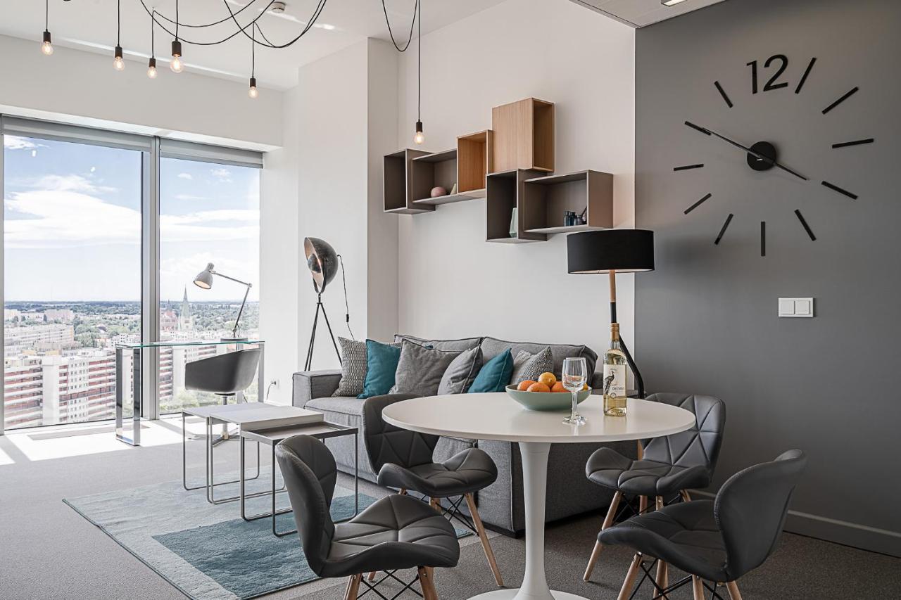 Rentplanet - Apartament Sky Tower Wroclaw Bagian luar foto