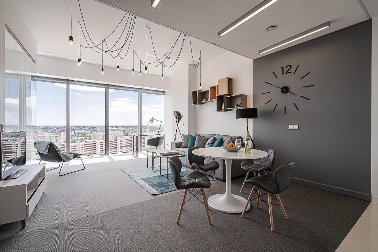 Rentplanet - Apartament Sky Tower Wroclaw Bagian luar foto