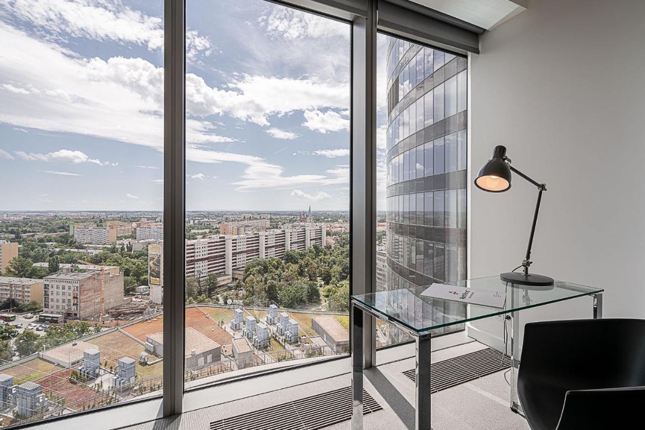 Rentplanet - Apartament Sky Tower Wroclaw Bagian luar foto