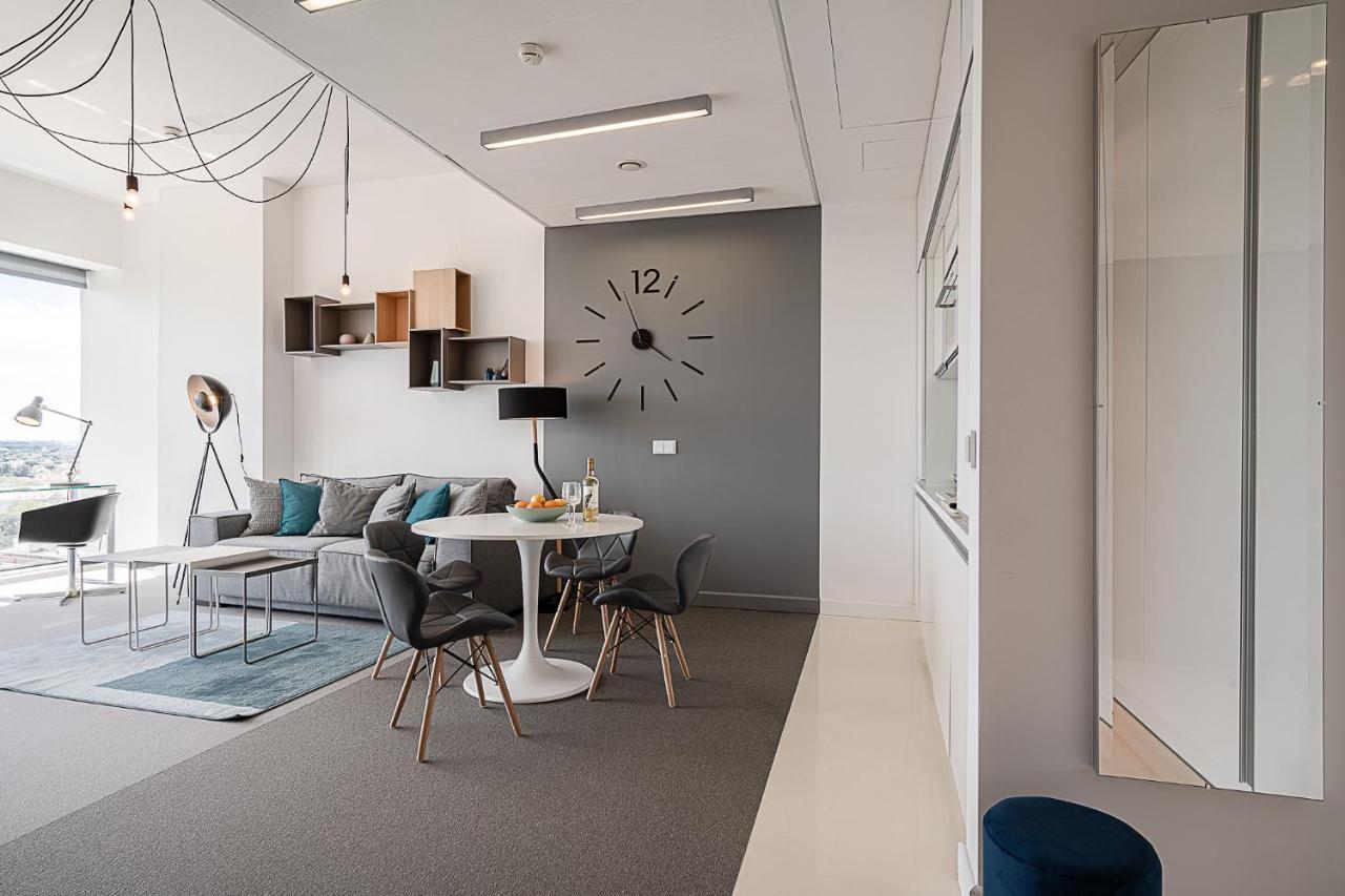 Rentplanet - Apartament Sky Tower Wroclaw Bagian luar foto